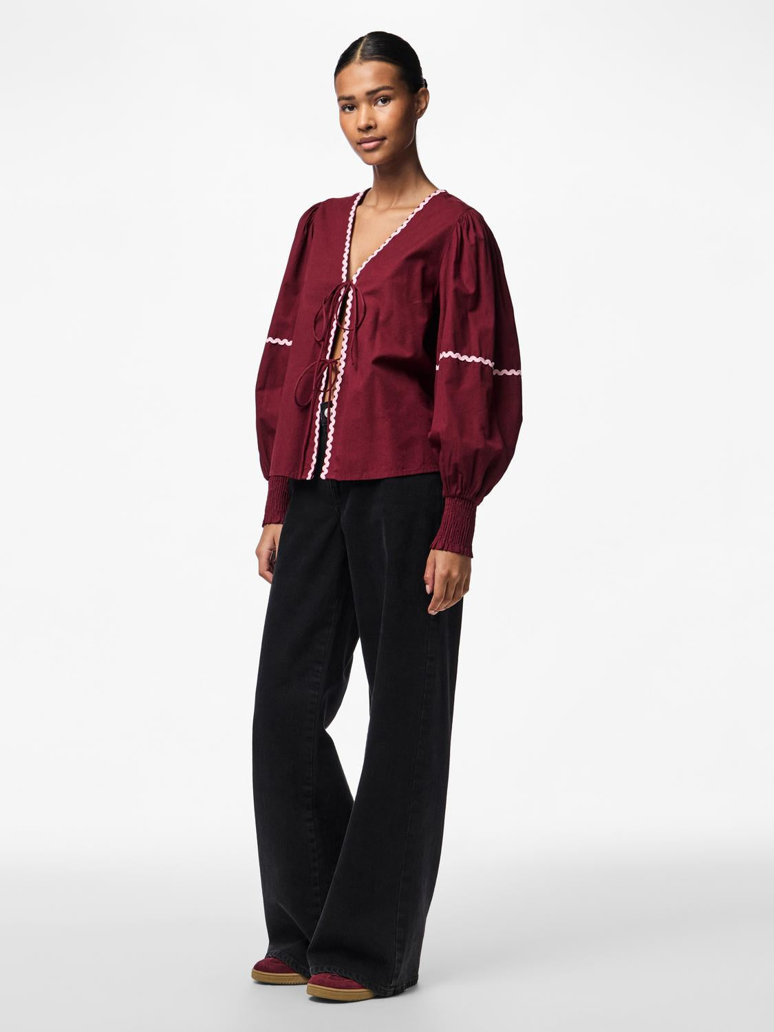 model_shot-front_full